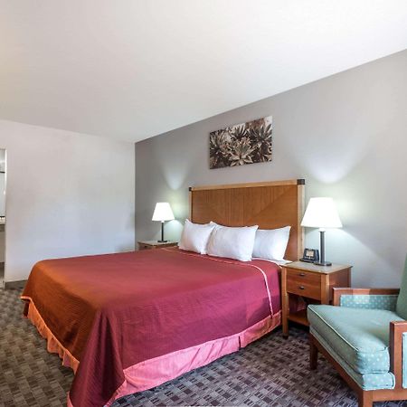 Howard Johnson By Wyndham Scottsdale Old Town Exterior foto