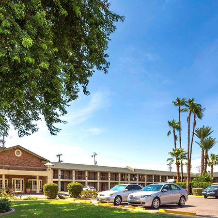 Howard Johnson By Wyndham Scottsdale Old Town Exterior foto